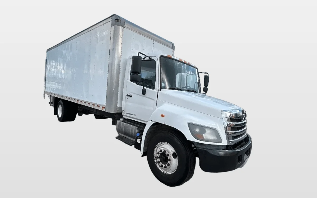 2018 Hino 268 - image 1