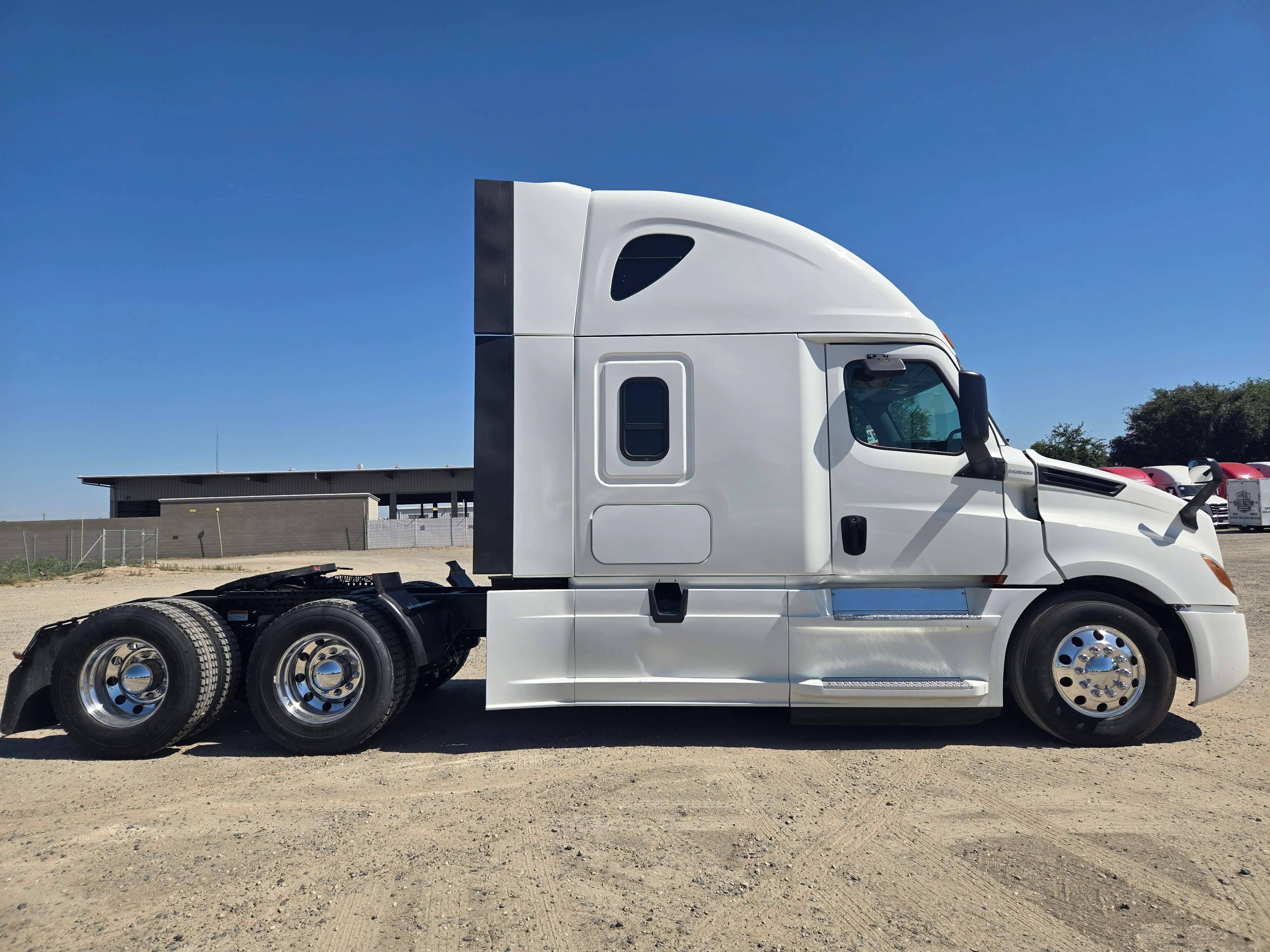 2020 Freightliner Cascadia in Fresno, CA — photo 7