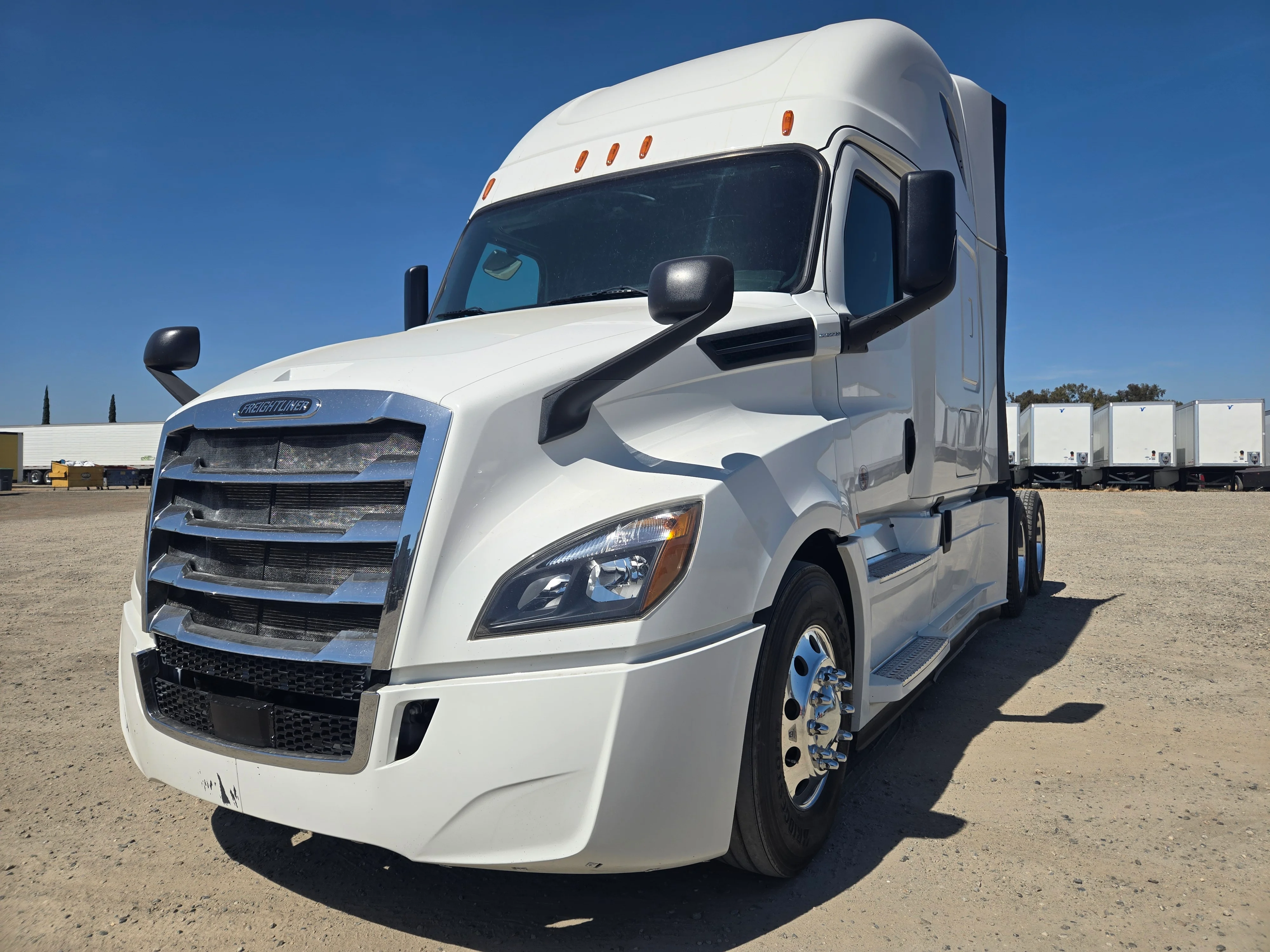 2020 Freightliner Cascadia in Fresno, CA