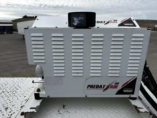 2015 Peterbilt 337 - image 15