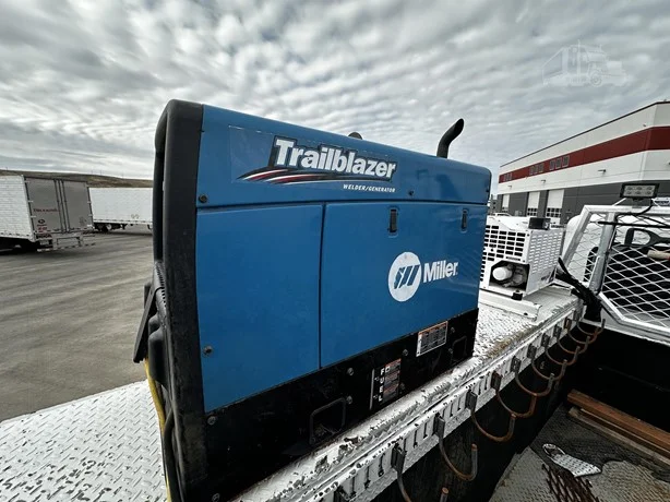 2015 Peterbilt 337 - image 18