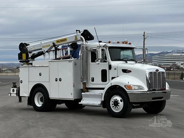 2015 Peterbilt 337 - image 7