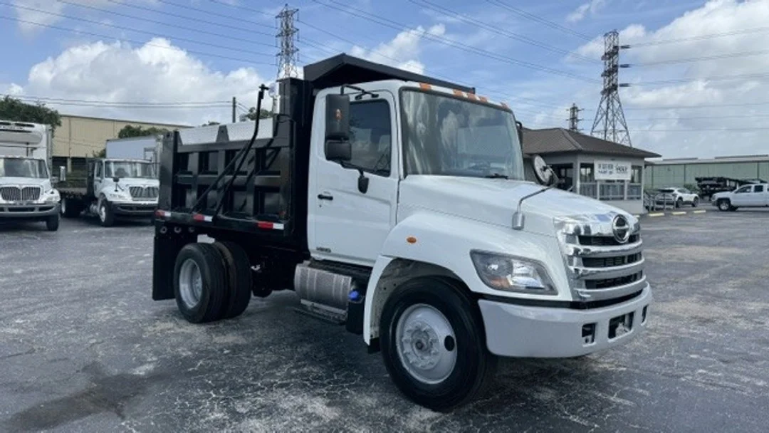 2015 Hino 338