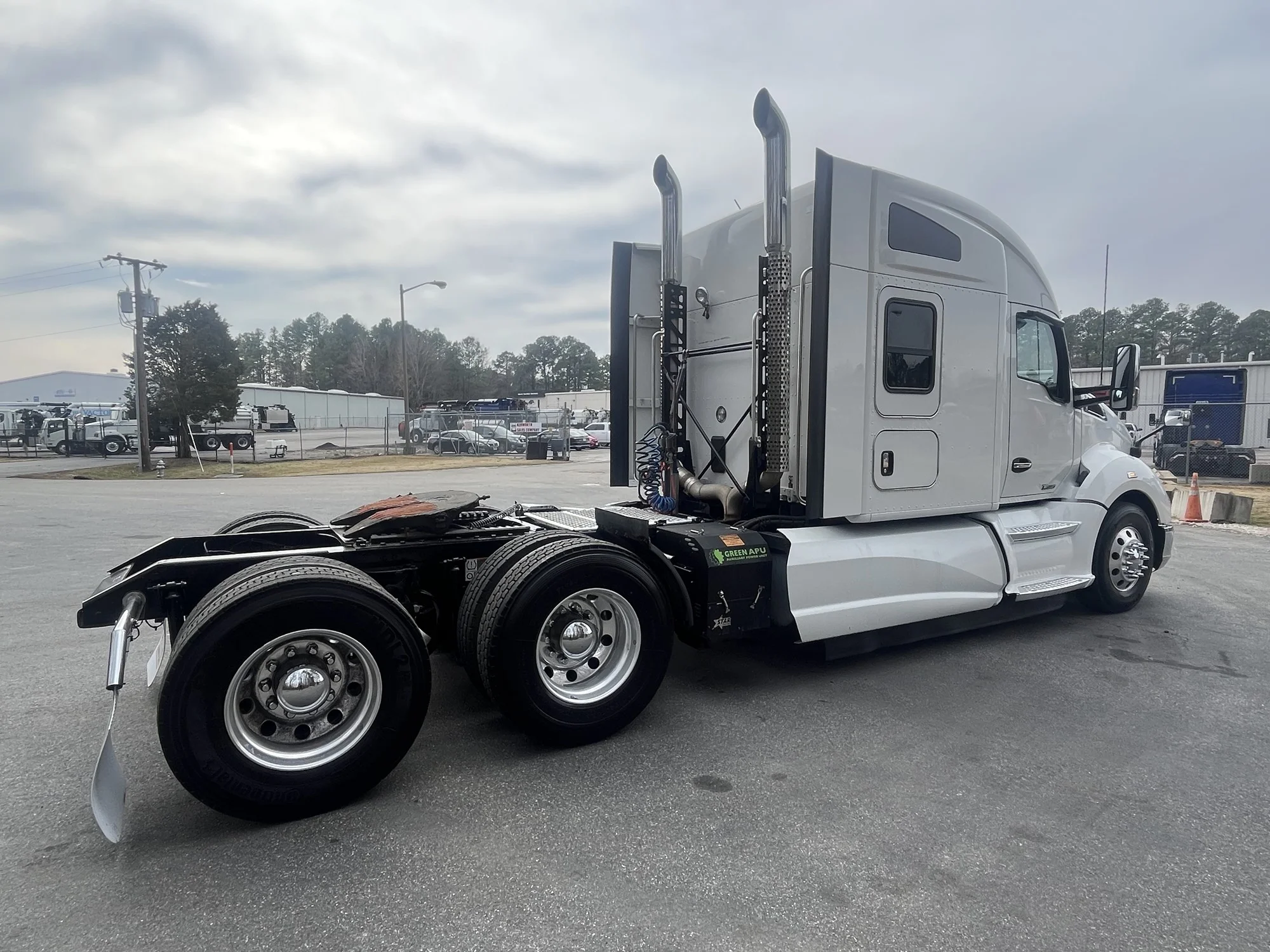 2021 Kenworth T680 - image 4