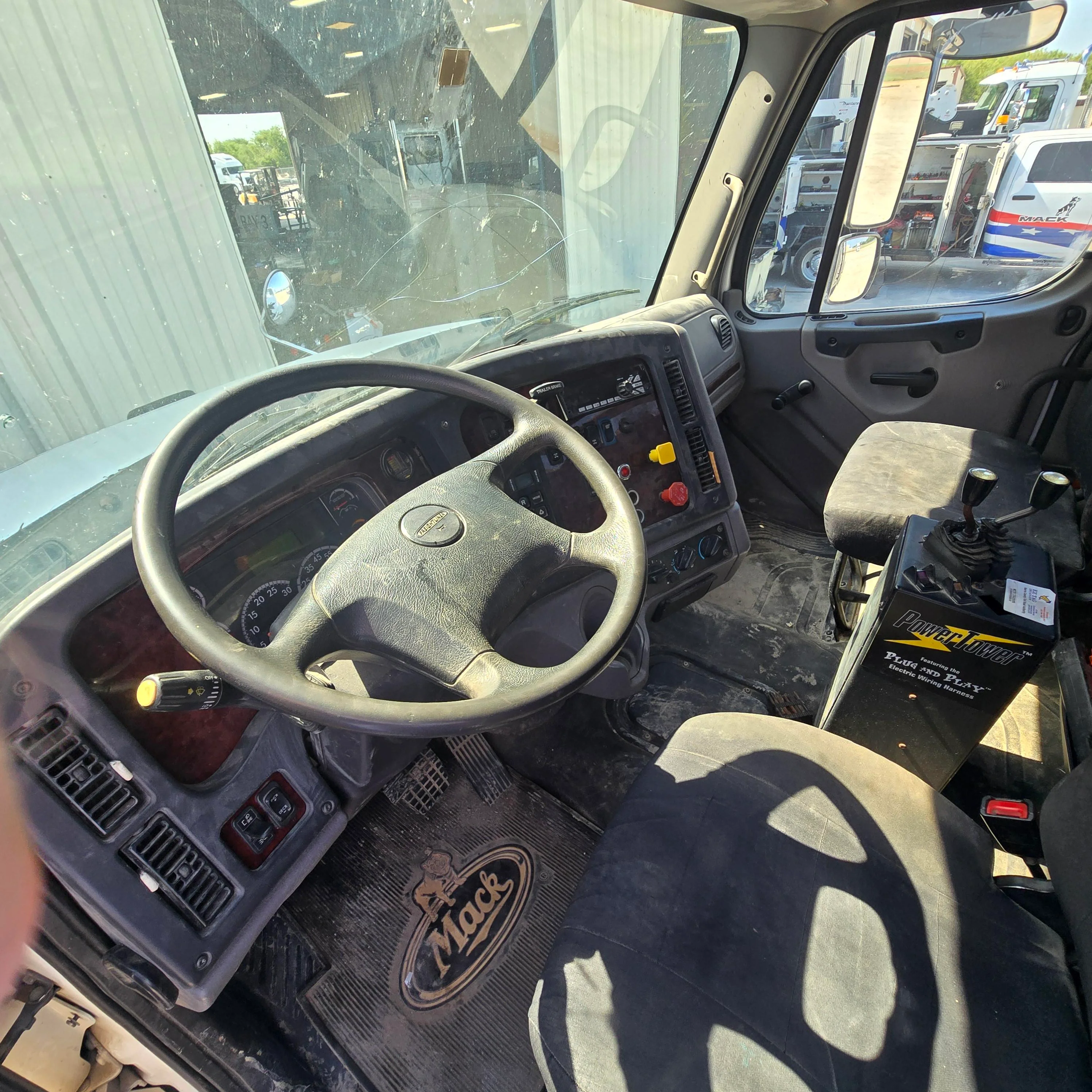 2021 Freightliner 114SD in Wichita Falls, TX — photo 4