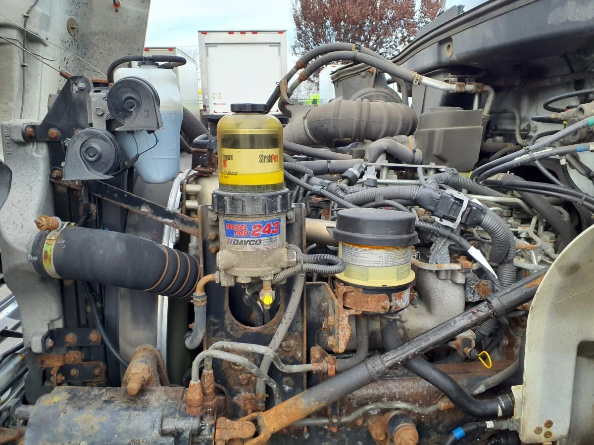 2016 Hino 338 - image 9