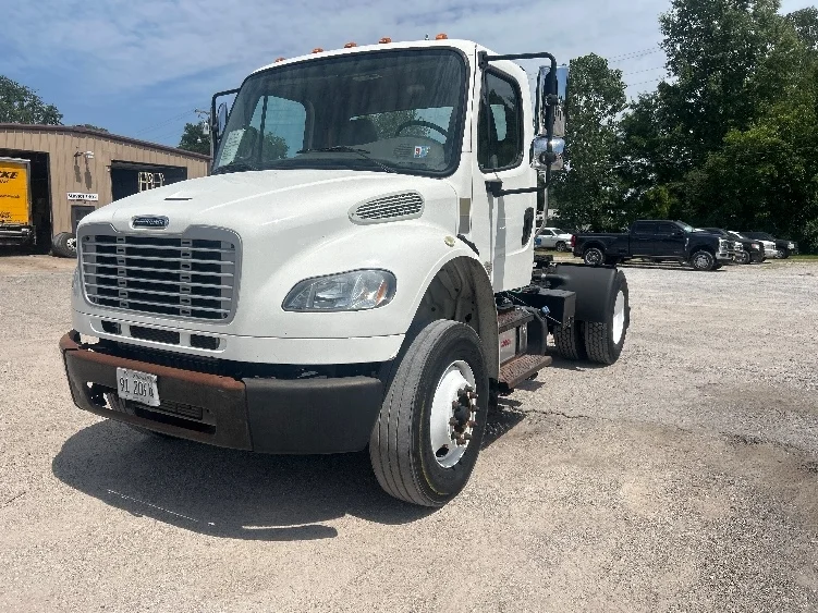 2019 Freightliner eM2 in Poplar Bluff, MO — photo 3
