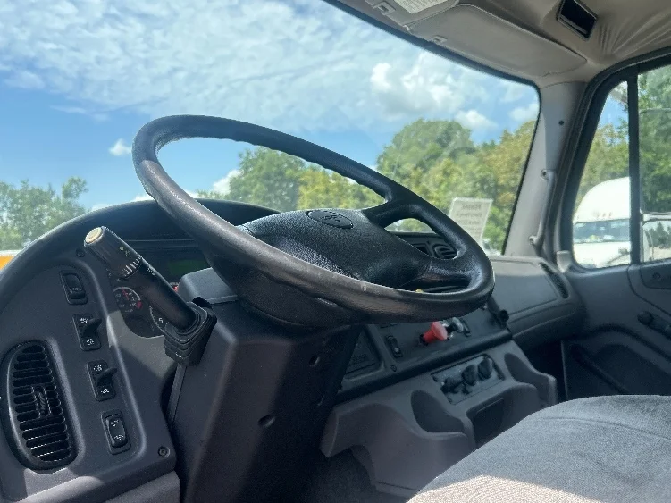 2019 Freightliner eM2 in Poplar Bluff, MO — photo 10