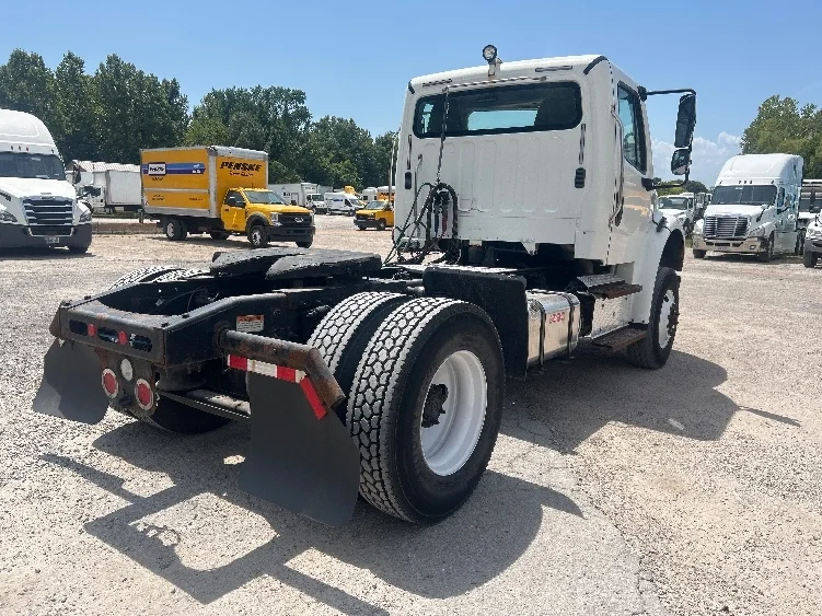 2019 Freightliner eM2 in Poplar Bluff, MO — photo 7