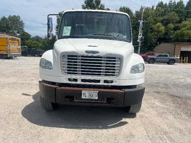 2019 Freightliner eM2 in Poplar Bluff, MO — photo 2