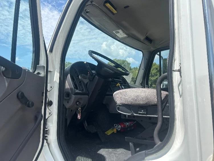 2019 Freightliner eM2 in Poplar Bluff, MO — photo 9