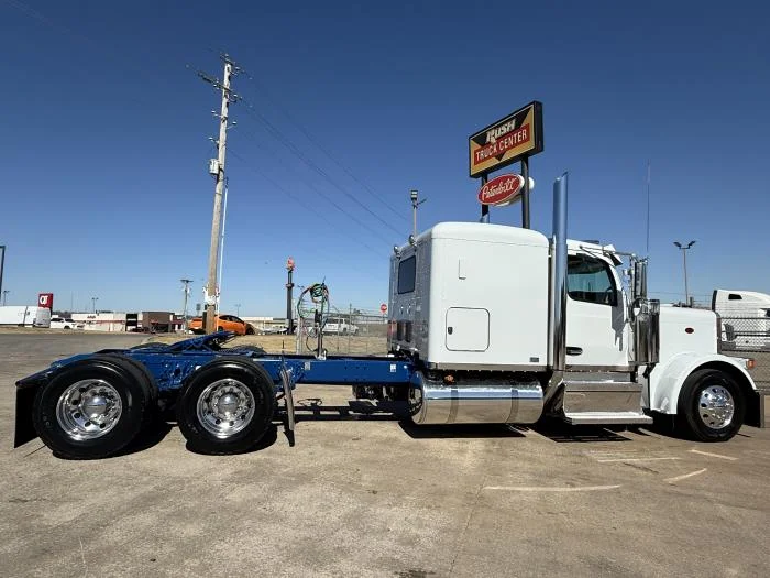 2027 Peterbilt 589 - image 16