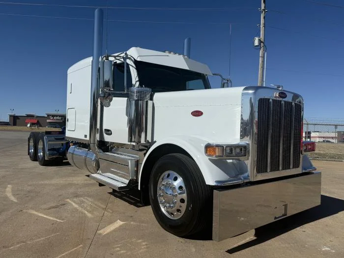 2027 Peterbilt 589 - image 13