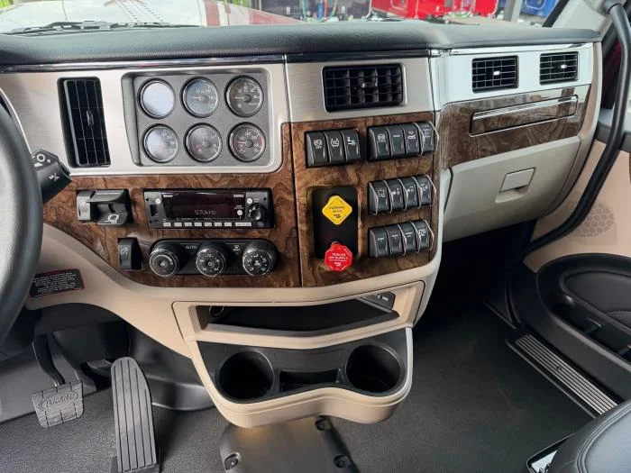 2027 Peterbilt 589 in San Antonio, TX — photo 11