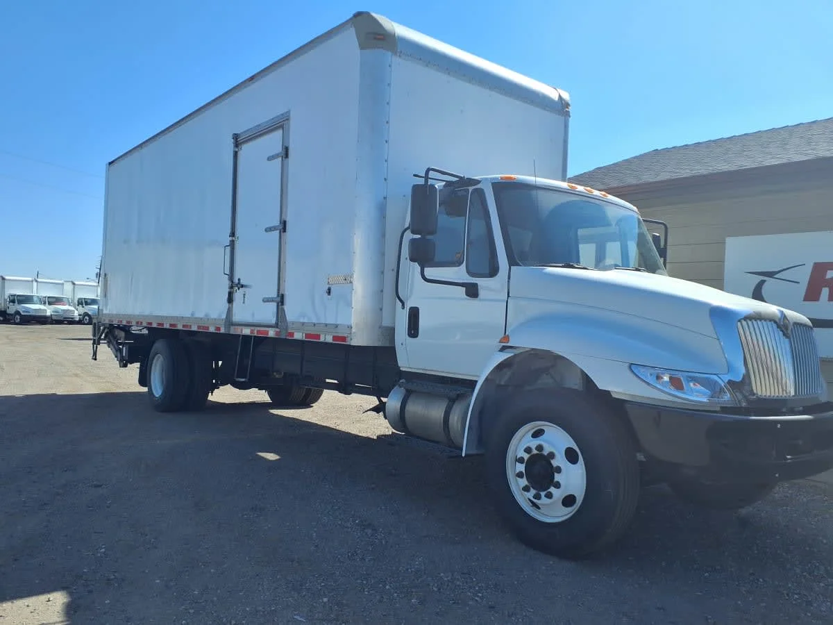 2018 International 4300 in Commerce City, CO — photo 3