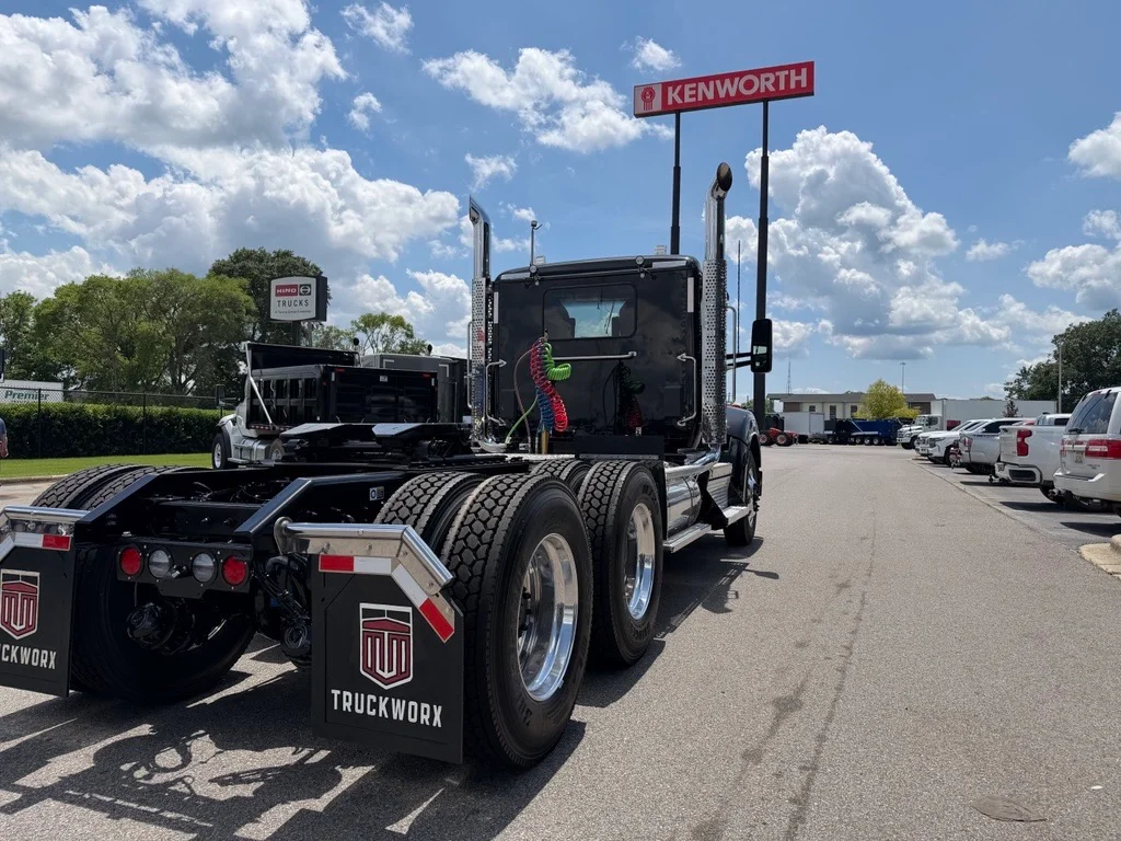 2027 Kenworth T880 in Birmingham, AL — photo 6