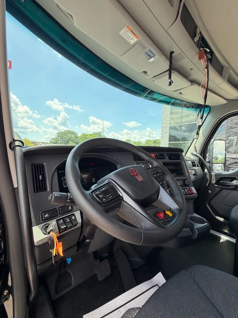 2027 Kenworth T880 in Birmingham, AL — photo 10