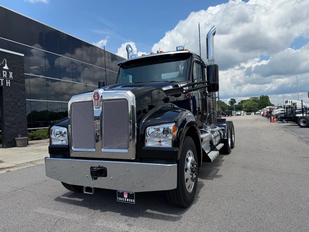 2027 Kenworth T880 in Birmingham, AL — photo 2