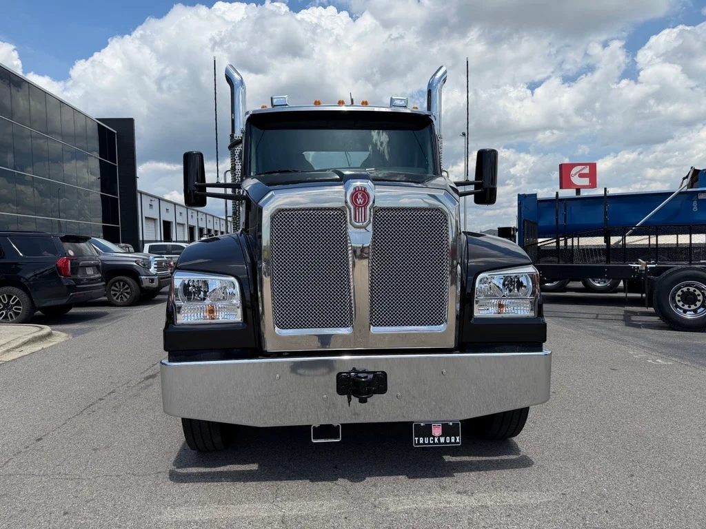 2027 Kenworth T880 in Birmingham, AL — photo 4