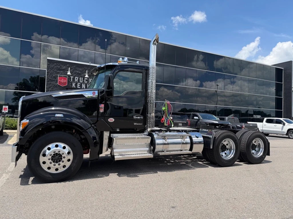 2027 Kenworth T880 in Birmingham, AL — photo 9