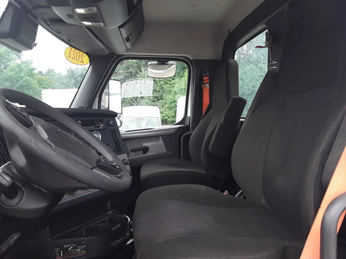 2021 Freightliner Cascadia in Pittsburgh, PA — photo 7