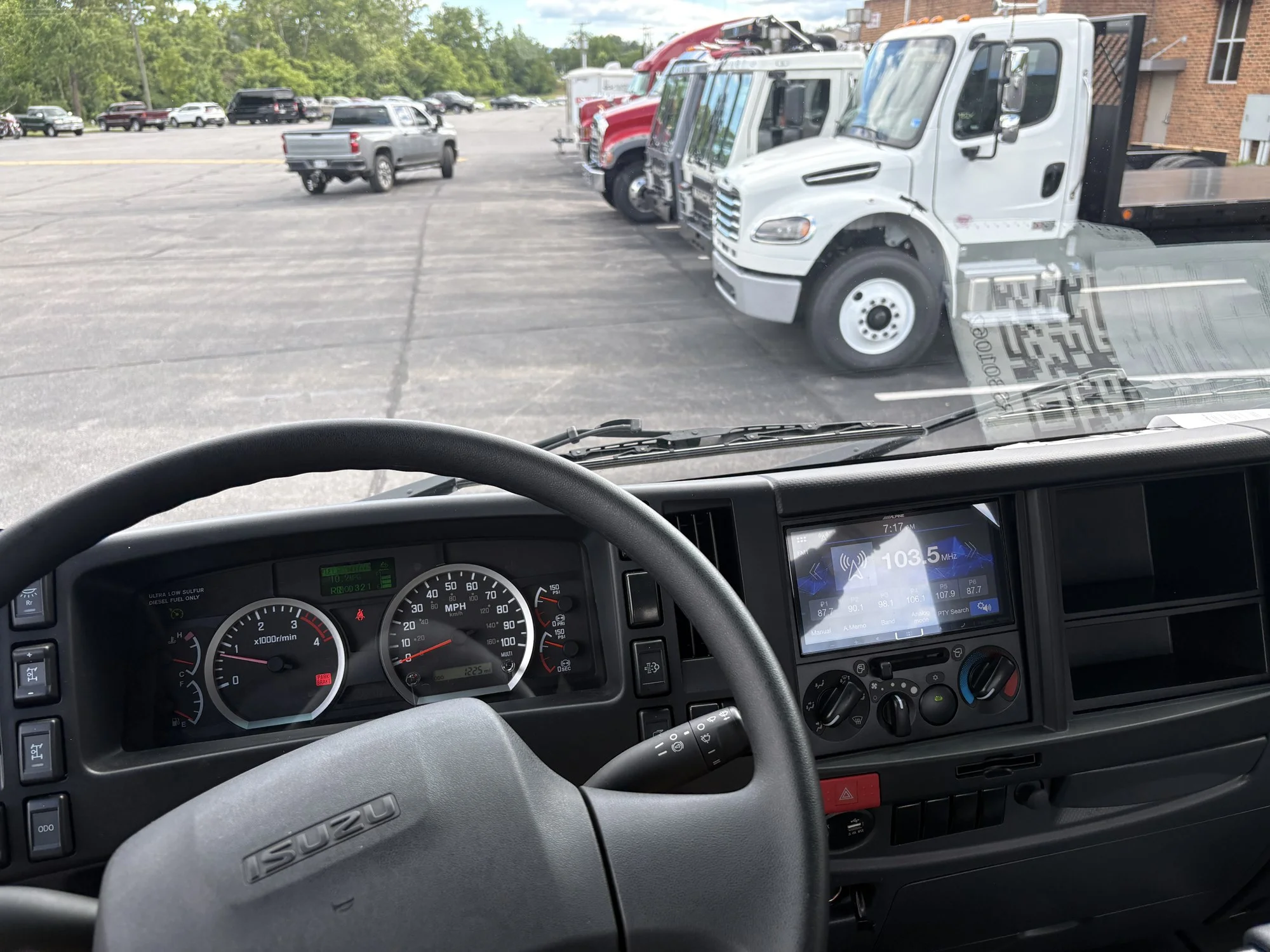 2024 Isuzu FTR in Weyers Cave, VA — photo 6