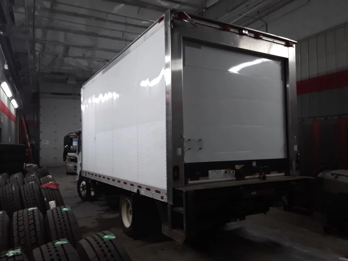 2018 Isuzu NPR - image 6