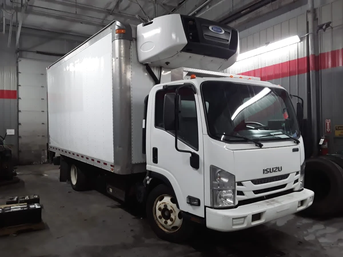 2018 Isuzu NPR - image 3