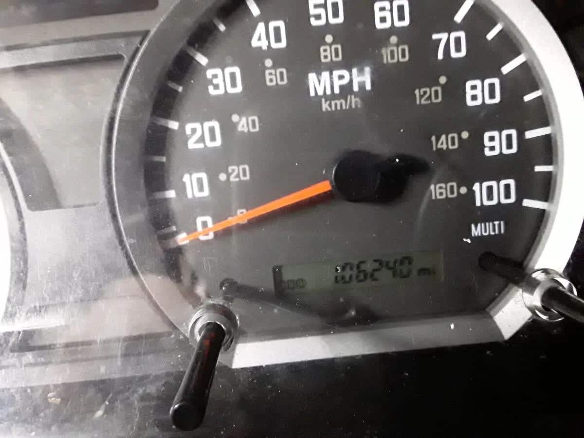 2018 Isuzu NPR - image 12