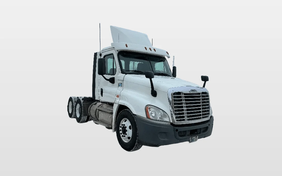 2019 Freightliner Cascadia - image 1
