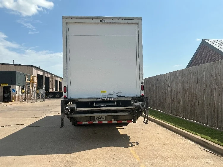 2020 Hino 268 in Tulsa, OK — photo 7