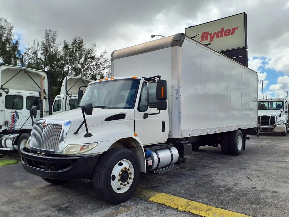 2018 International 4300 in Miami, FL
