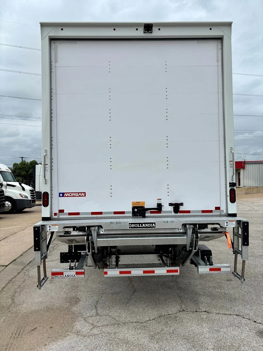 2027 Freightliner M2 106 - image 6