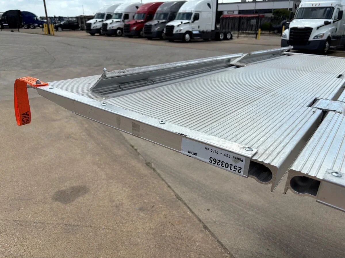 2027 Freightliner M2 106 - image 7