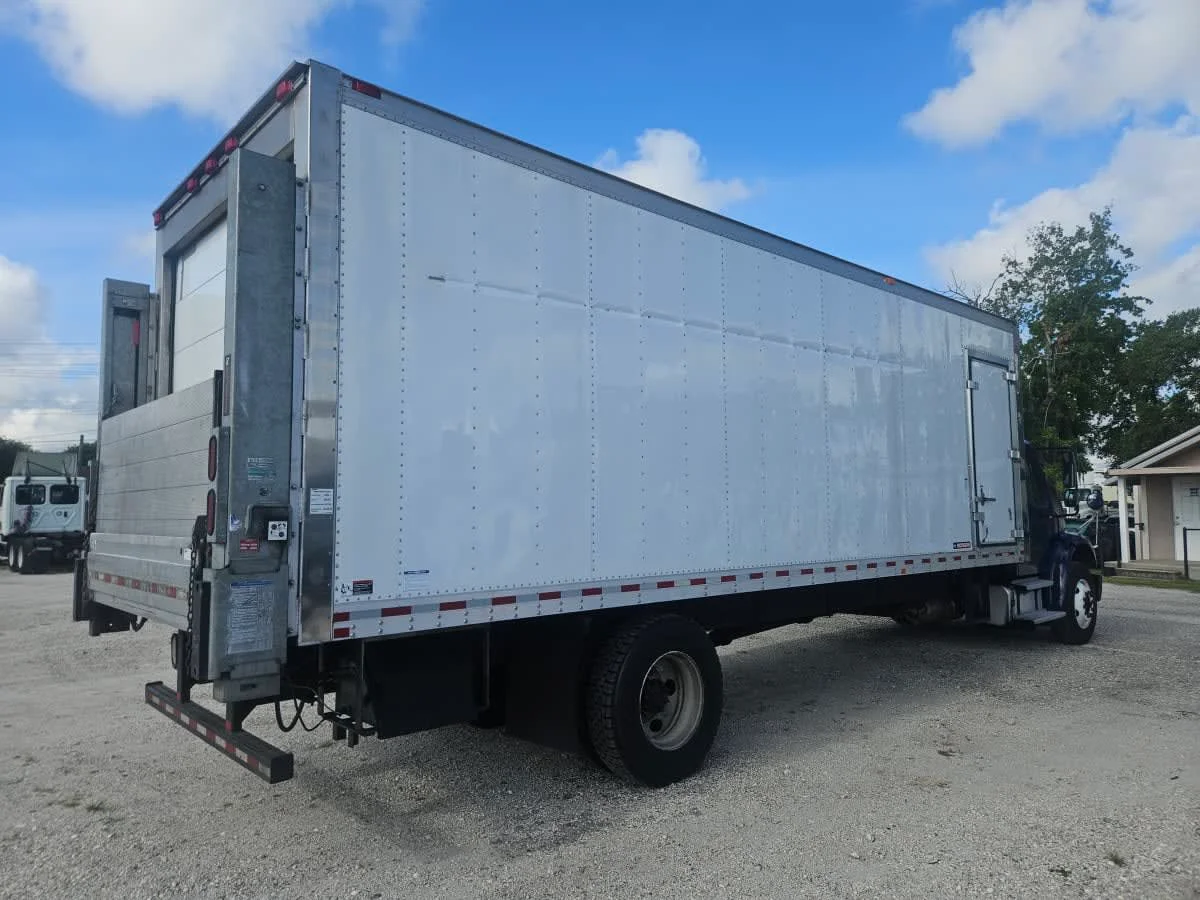 2019 Freightliner M2 106 - image 4