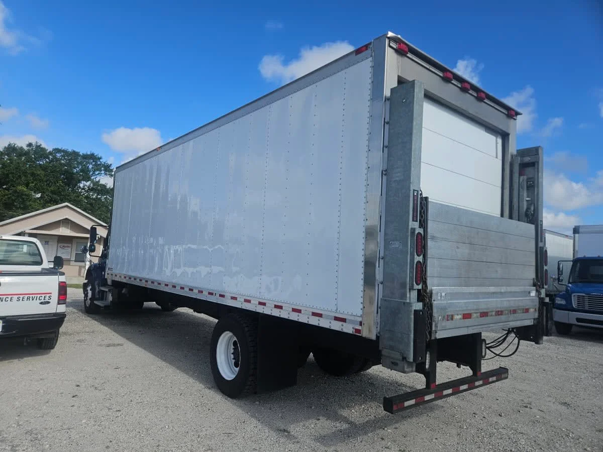 2019 Freightliner M2 106 - image 6