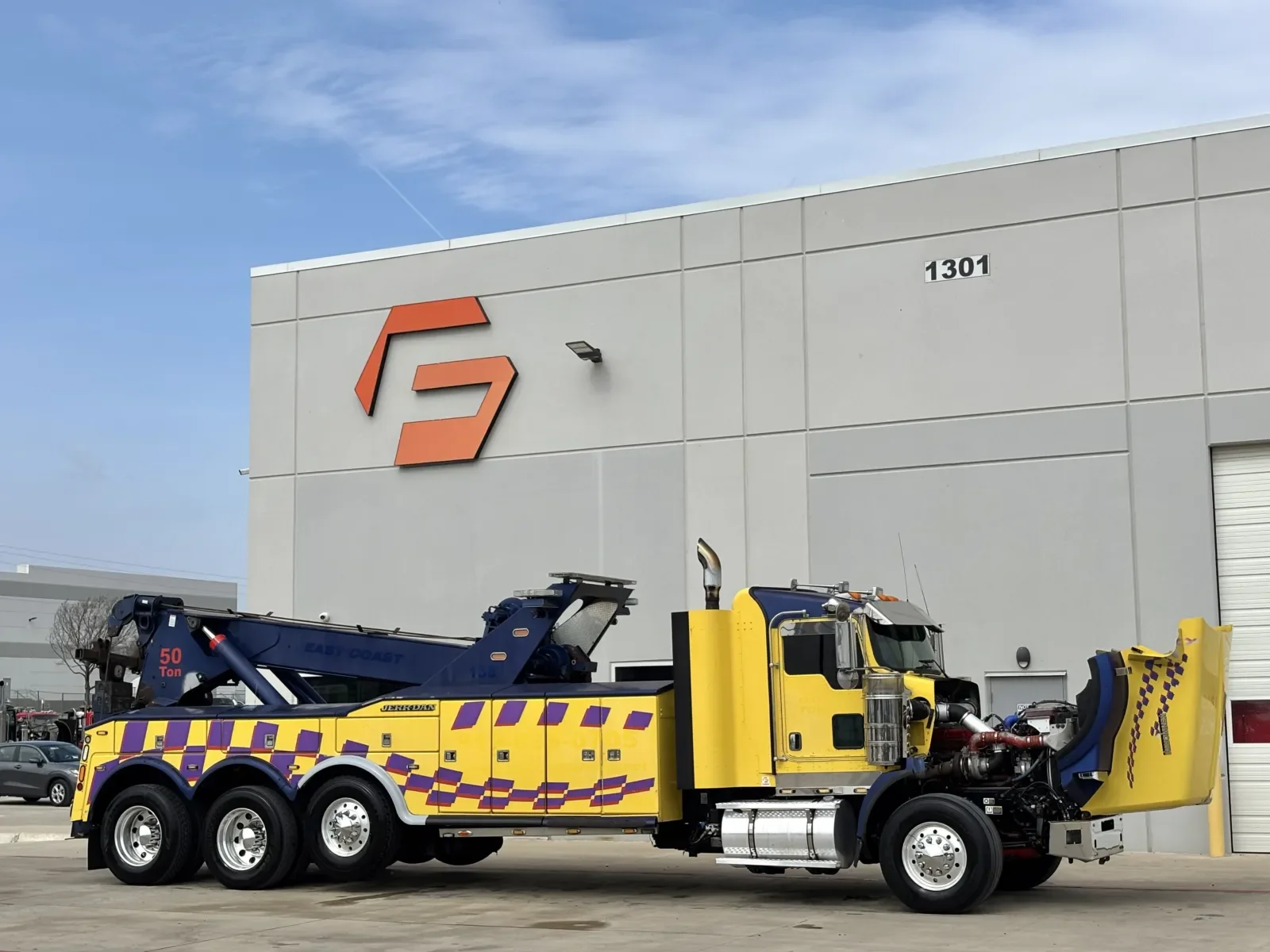 2010 Kenworth T800 - image 9