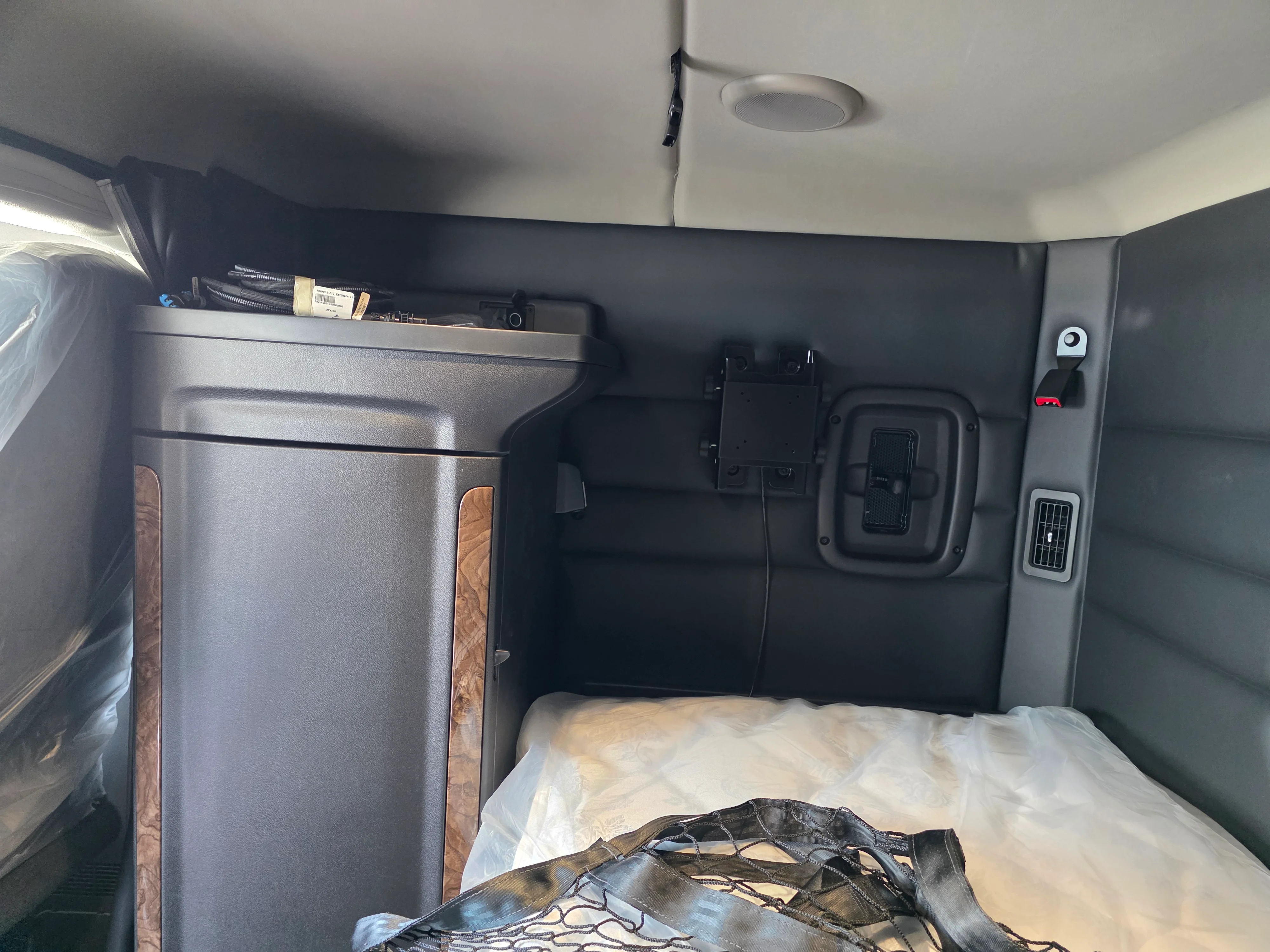 2027 Peterbilt 589 in Fort Smith, AR — photo 11