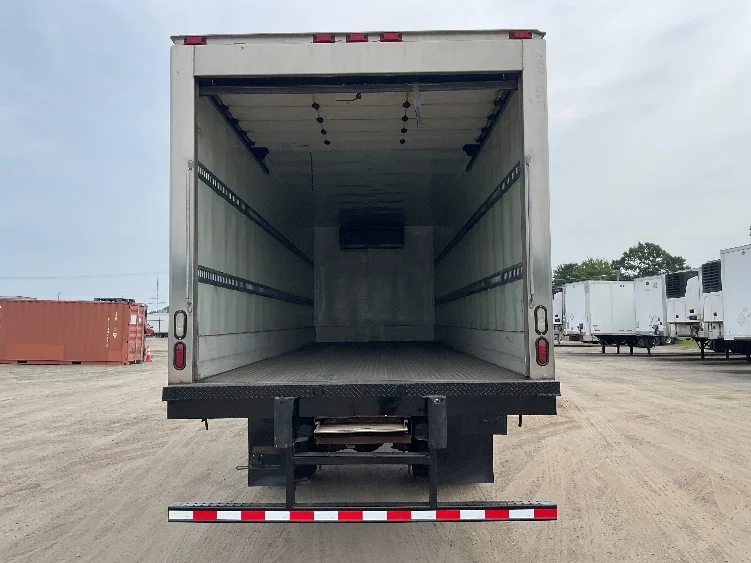 2021 Freightliner eM2 in Londonderry, NH — photo 8