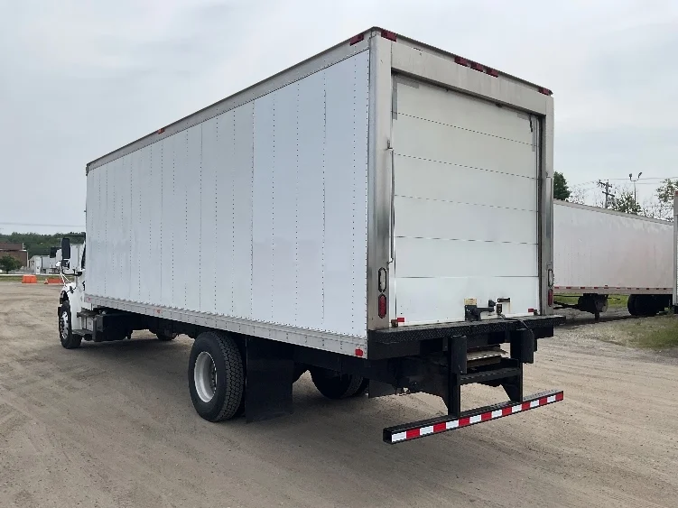 2021 Freightliner eM2 in Londonderry, NH — photo 6