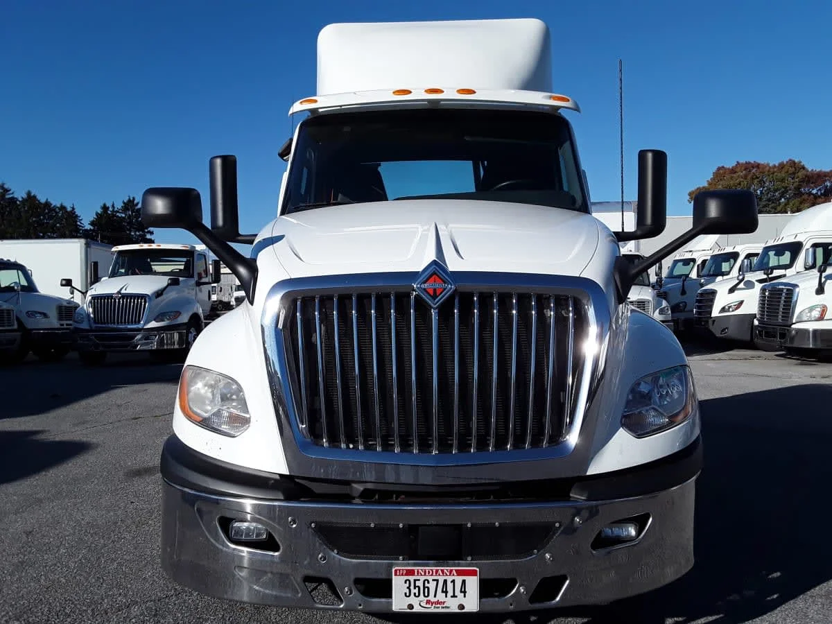 2019 International LT in Allentown, PA — photo 2