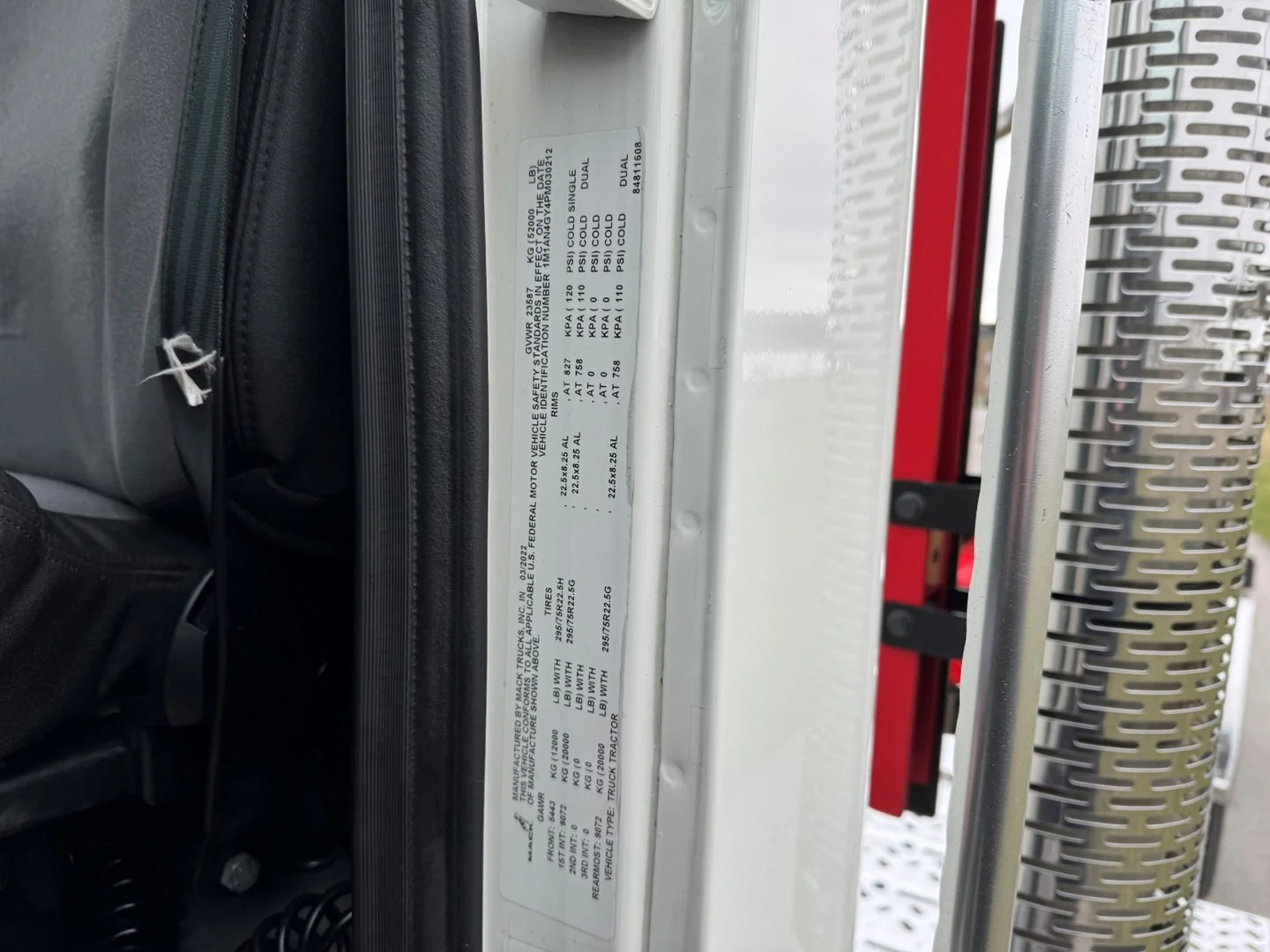 Used 2023 Mack Anthem Daycab - image 19