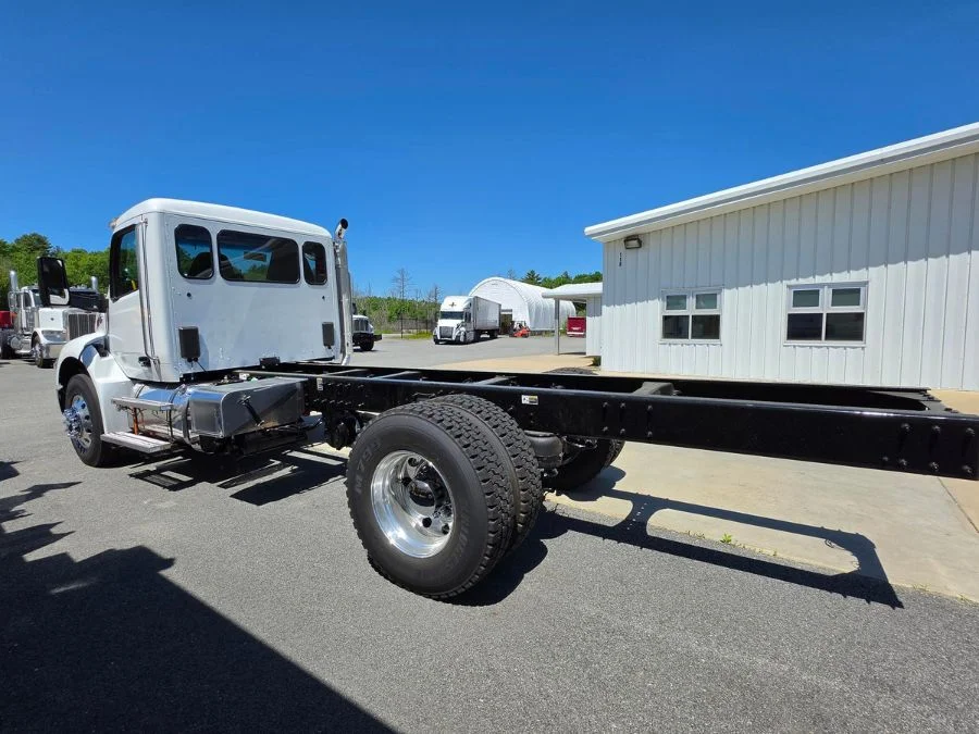 2027 Peterbilt 537 in Plainville, MA — photo 8