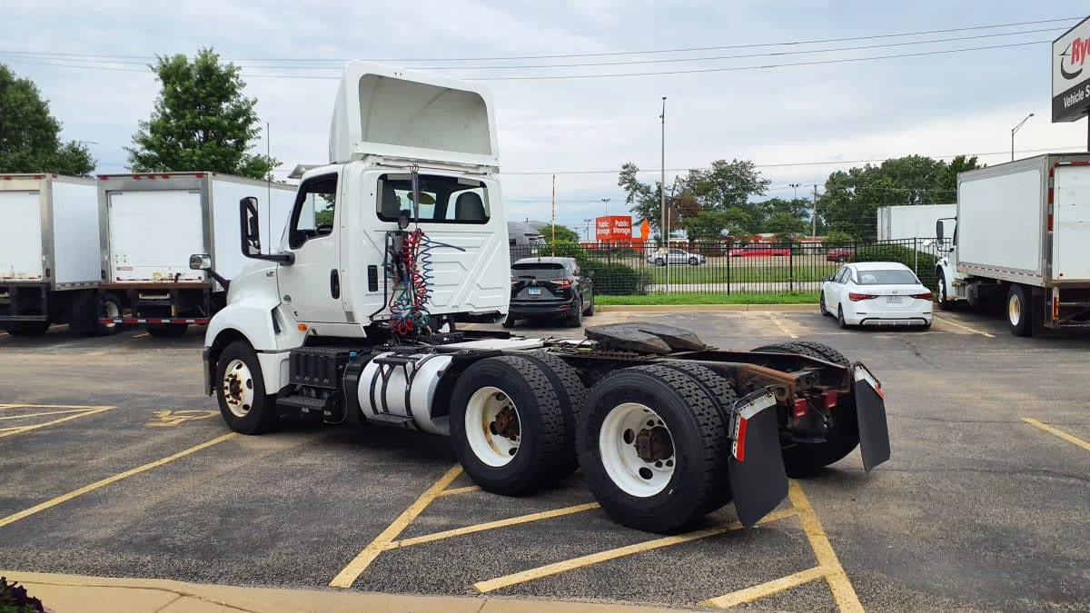 2019 International LT in Bolingbrook, IL — photo 6