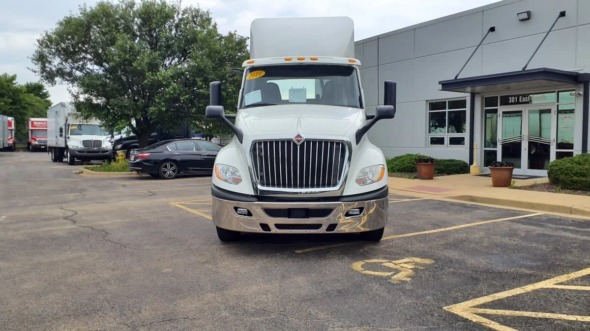 2019 International LT in Bolingbrook, IL — photo 2