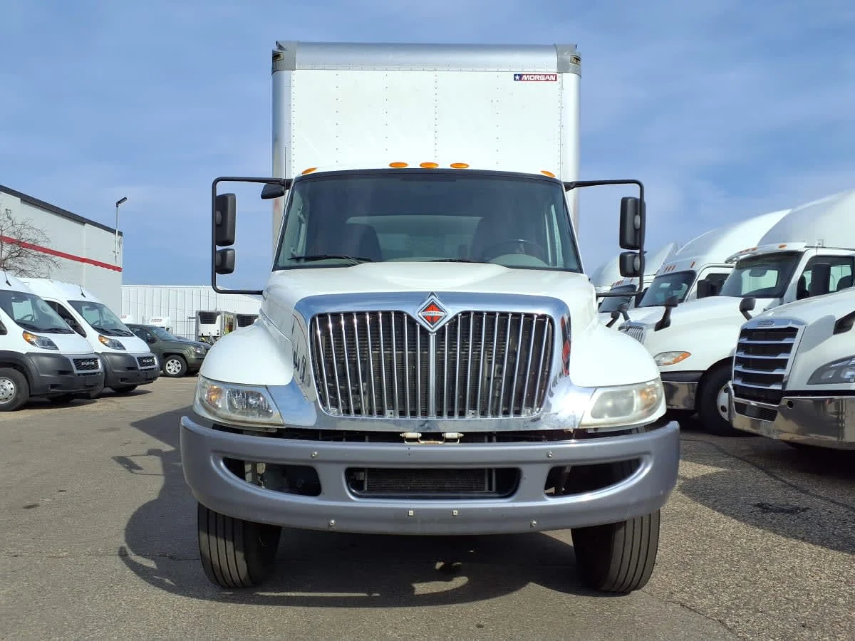 2018 International 4300 in Minneapolis, MN — photo 2