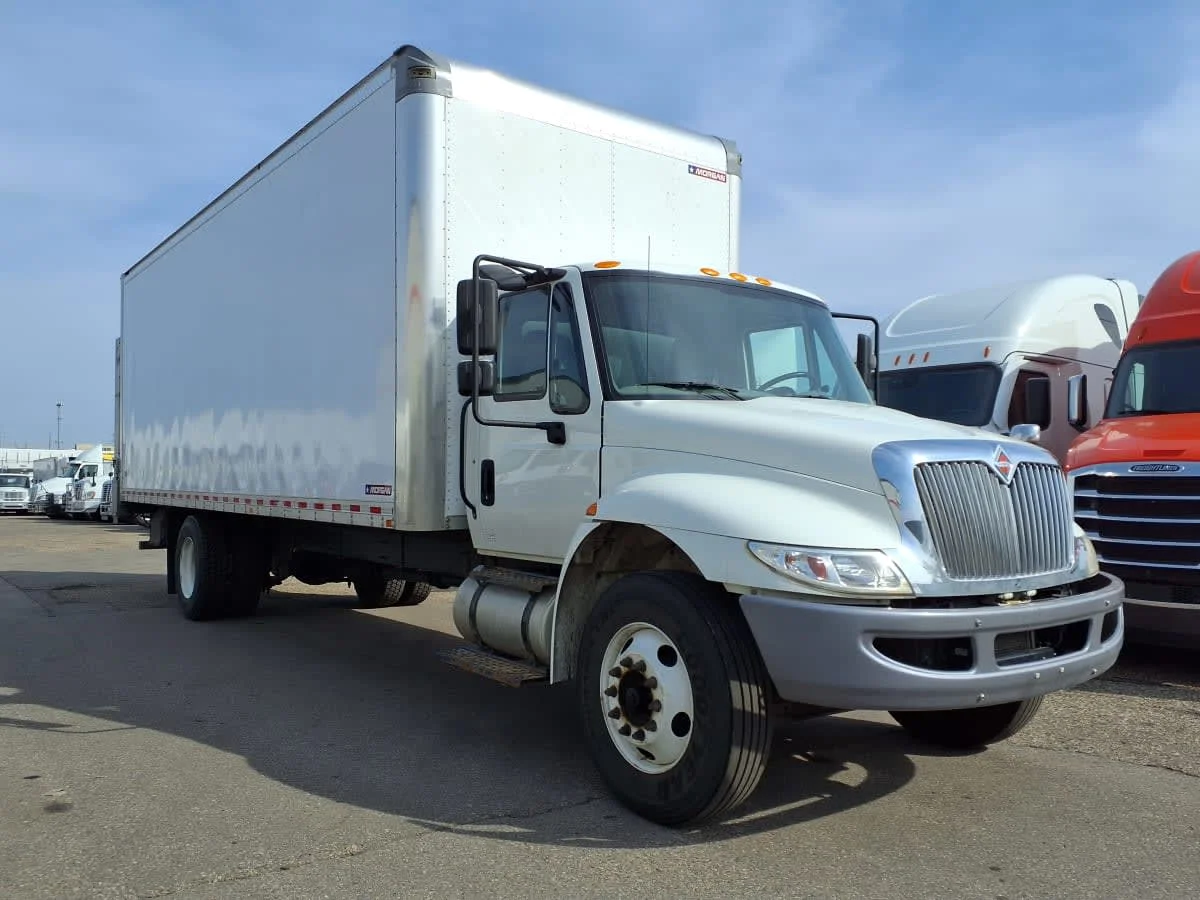 2018 International 4300 in Minneapolis, MN — photo 3