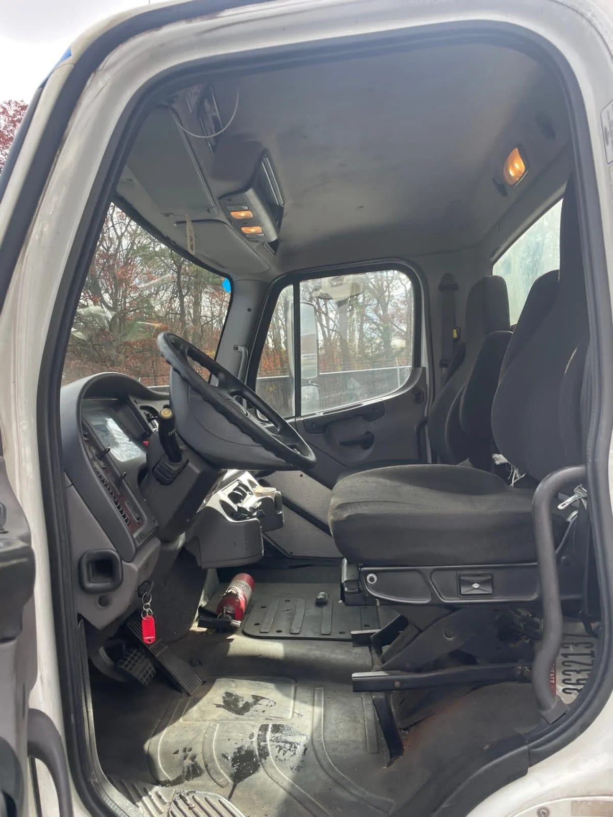 2016 Freightliner M2 106 in Farmingdale, NY — photo 7