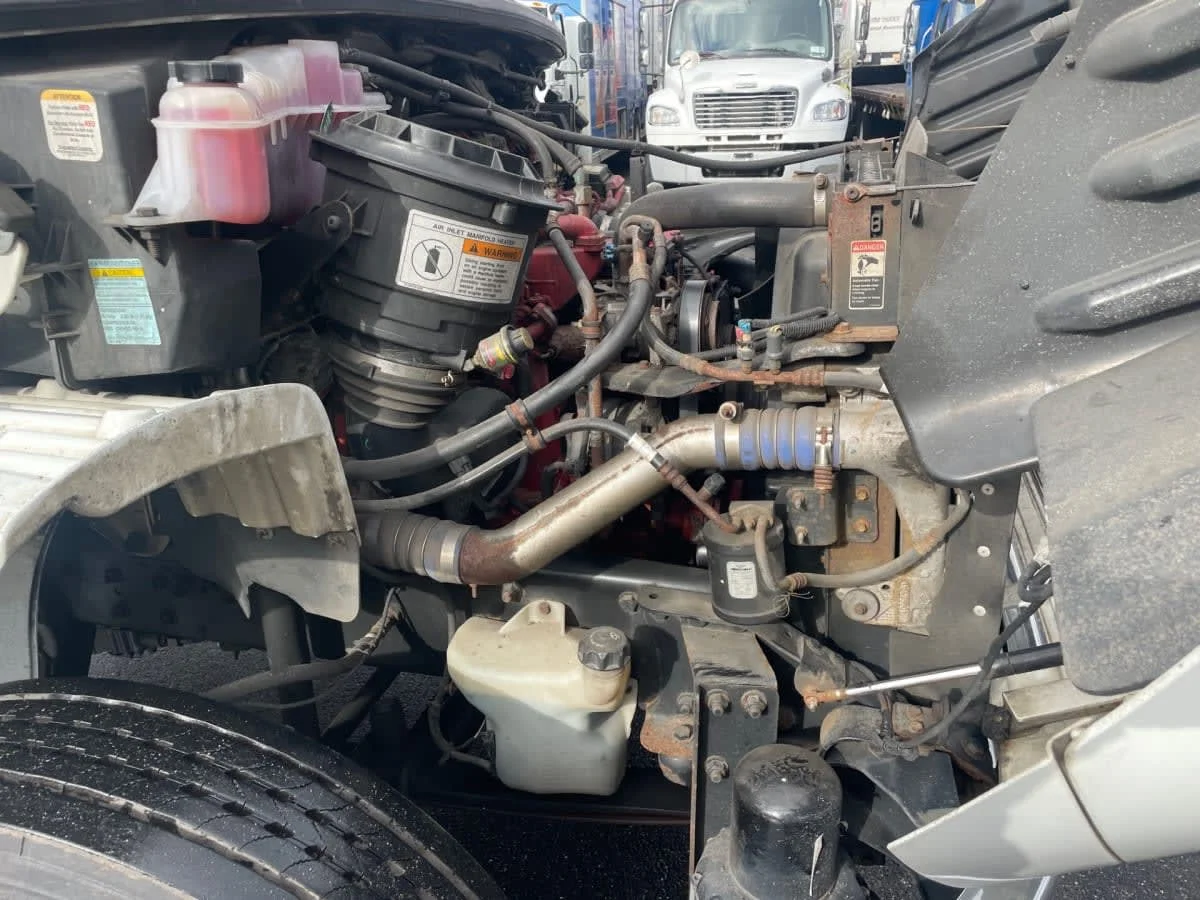 2016 Freightliner M2 106 - image 11