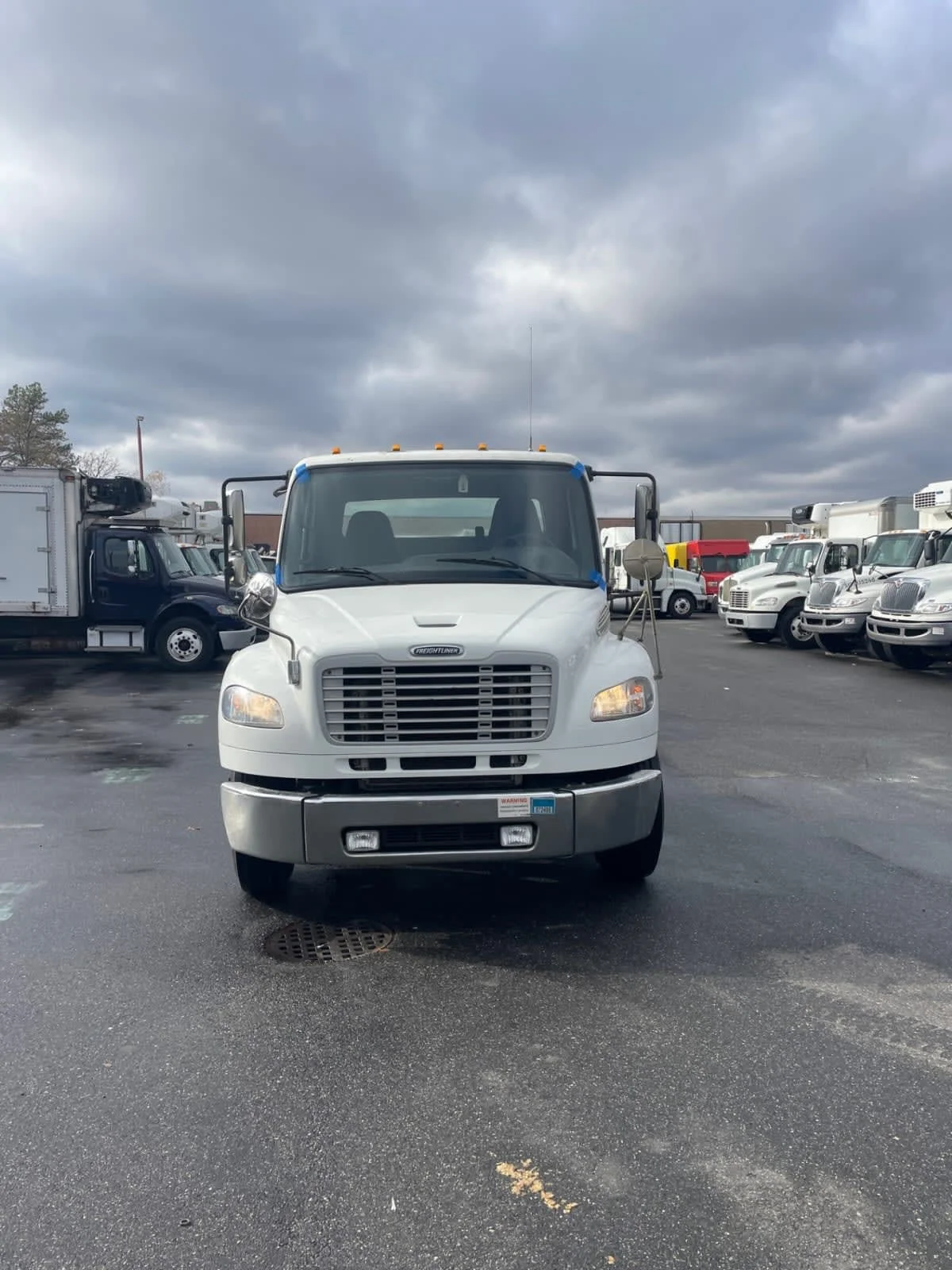 2016 Freightliner M2 106 - image 2